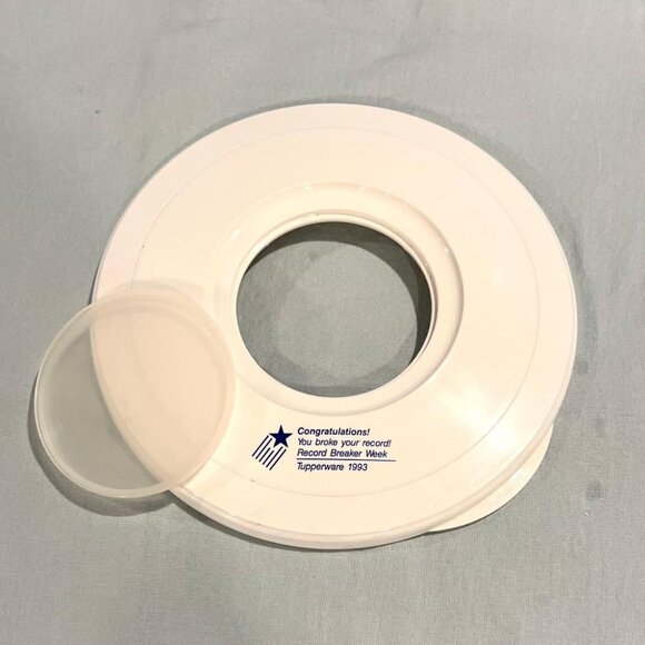 NEW unused Vintage Tupperware Remarkabowl Nonslip Mixing Bowl - Picture 5 of 5